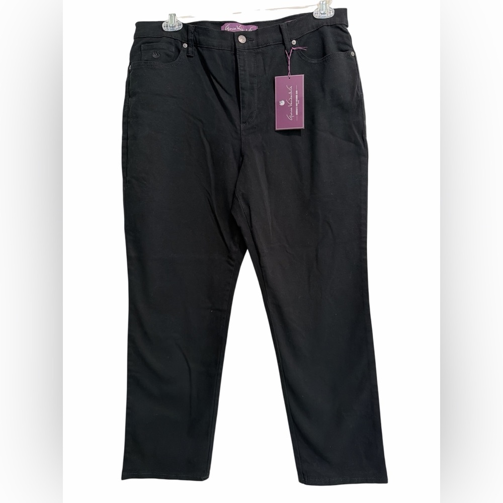 NWT Gloria Vanderbilt supreme stretch Black jeans